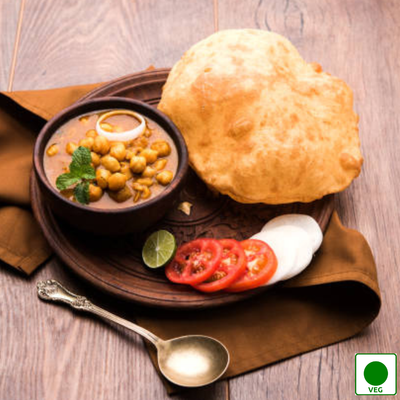 Chole Bhature (2 Pieces Bhature)